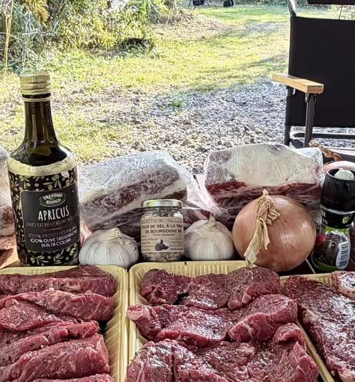 2岁二胎女儿躺吊床上面小肚子圆鼓鼓好萌冰球突破爆百万大奖明道一家露营吃烤肉(图7)